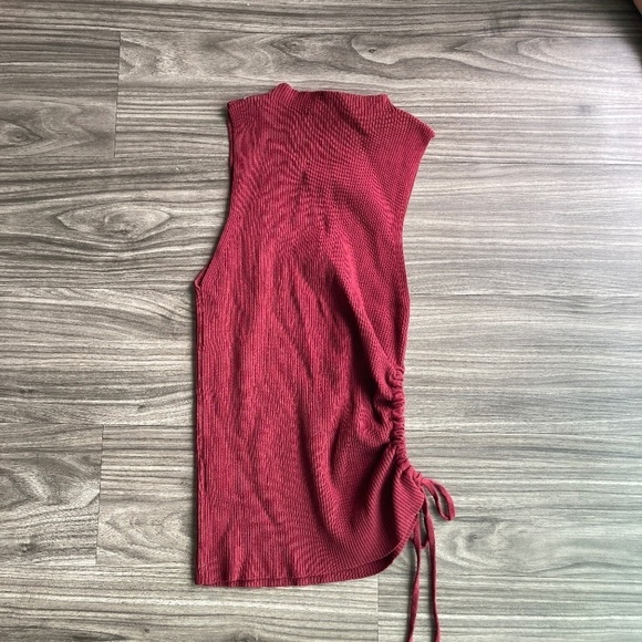 SHOWPO. WOMENS GISELLI TOP - KNIT RUCHED SIDE TANK TOP IN PLUM - Picture 3 of 7